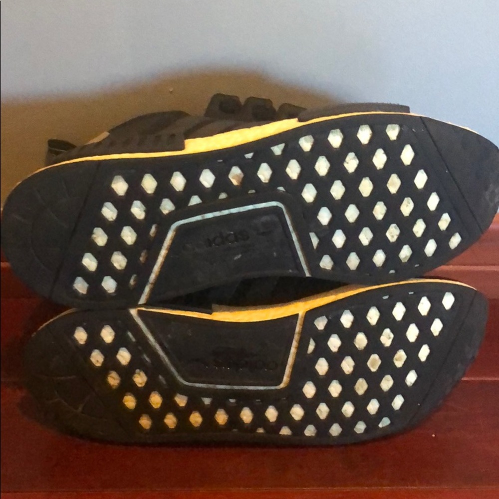 Men’s Adidas NMD R1 - Picture 4 of 4
